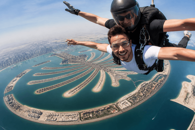 Skydiving experience in the UAE